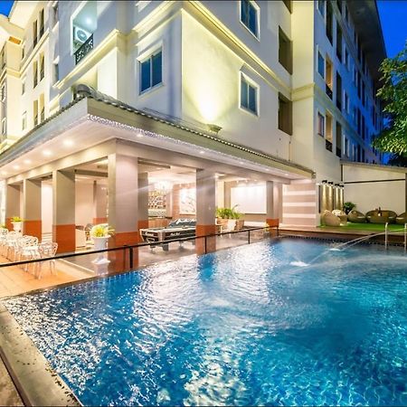 Napheera Royal Tel Ban Khlong Bang Krathiam Exterior foto